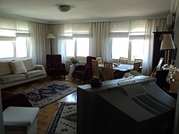 Elit ten umurbeyde ara kat bakımlı satılık daire
